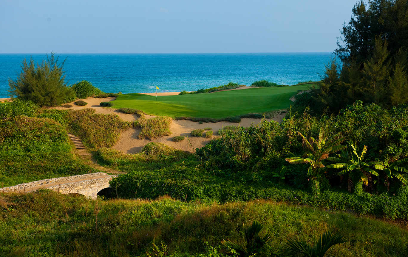 David-Zinkand_Golf-Course-Design_Shaqin-Bay_8th-Hole.jpg